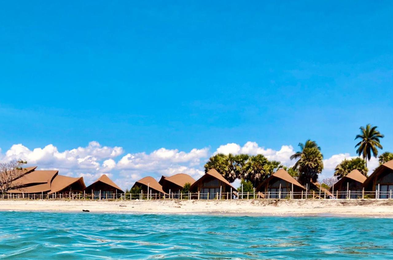 Tanoma Sumba Hotel Maujawa ภายนอก รูปภาพ
