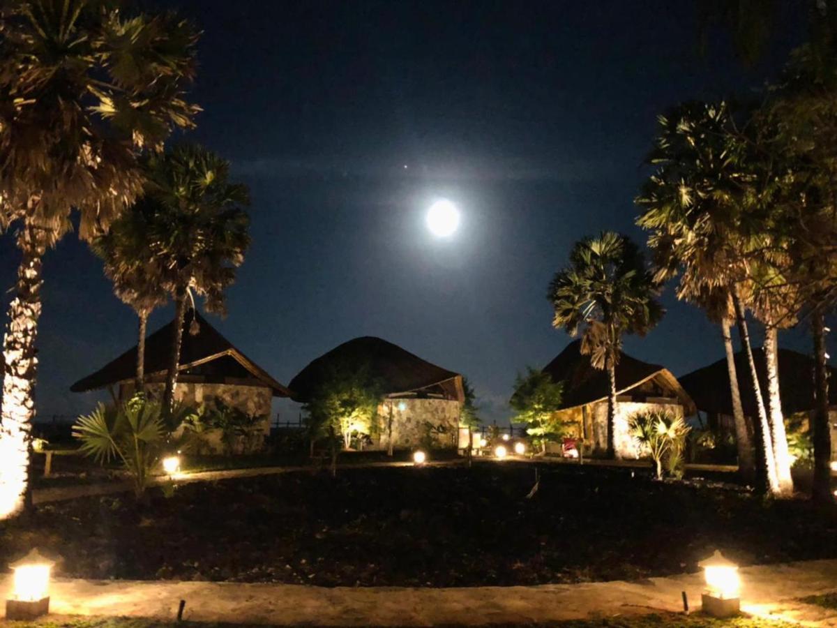 Tanoma Sumba Hotel Maujawa ภายนอก รูปภาพ